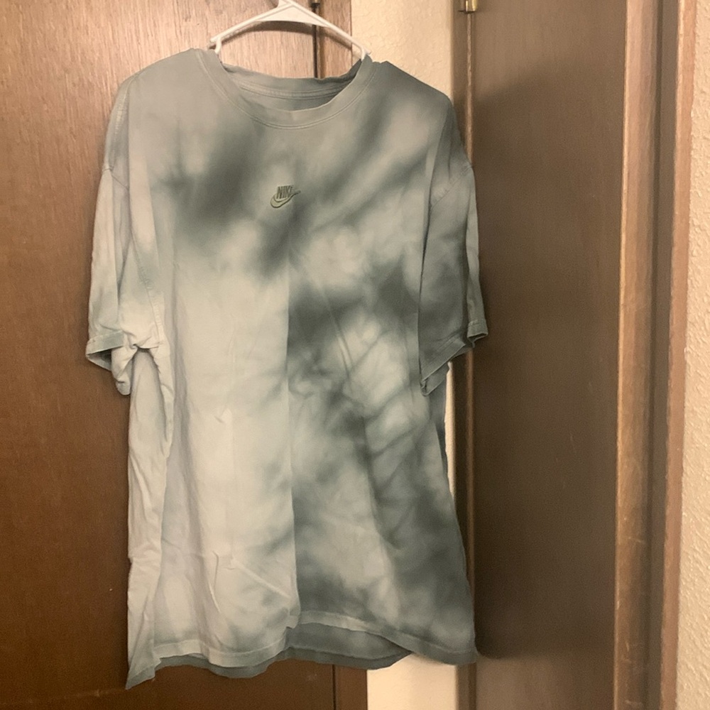 Nike tie-dye premium t shirt